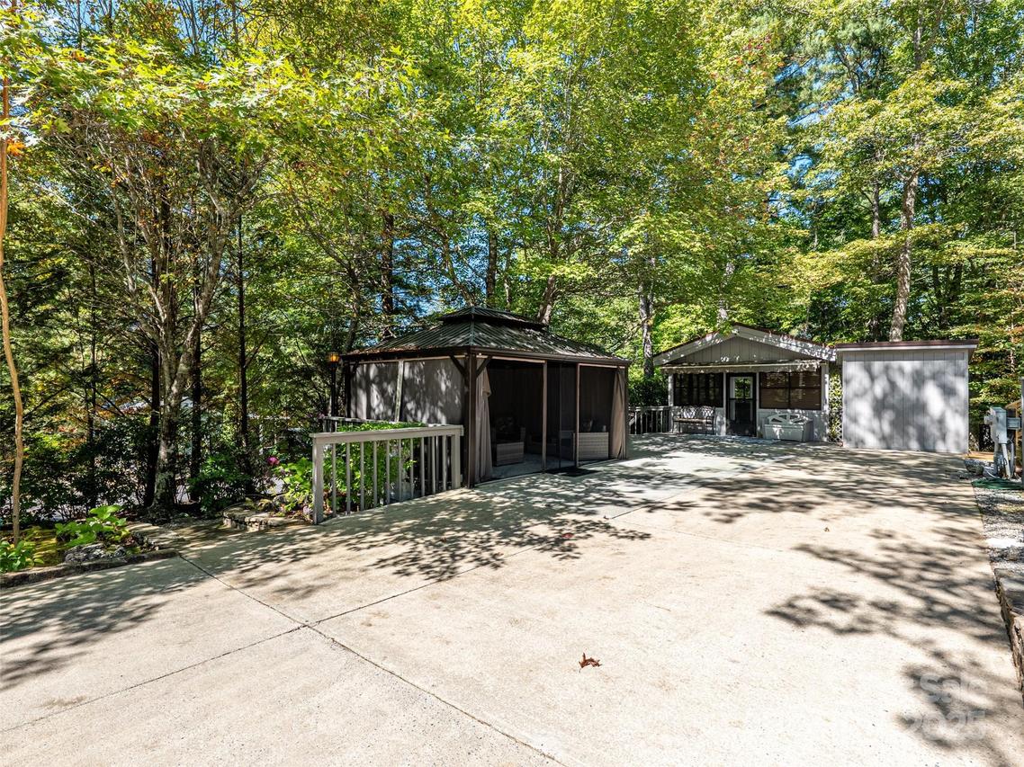 31 Boulder Dr. #2, Lake Toxaway, NC 28747