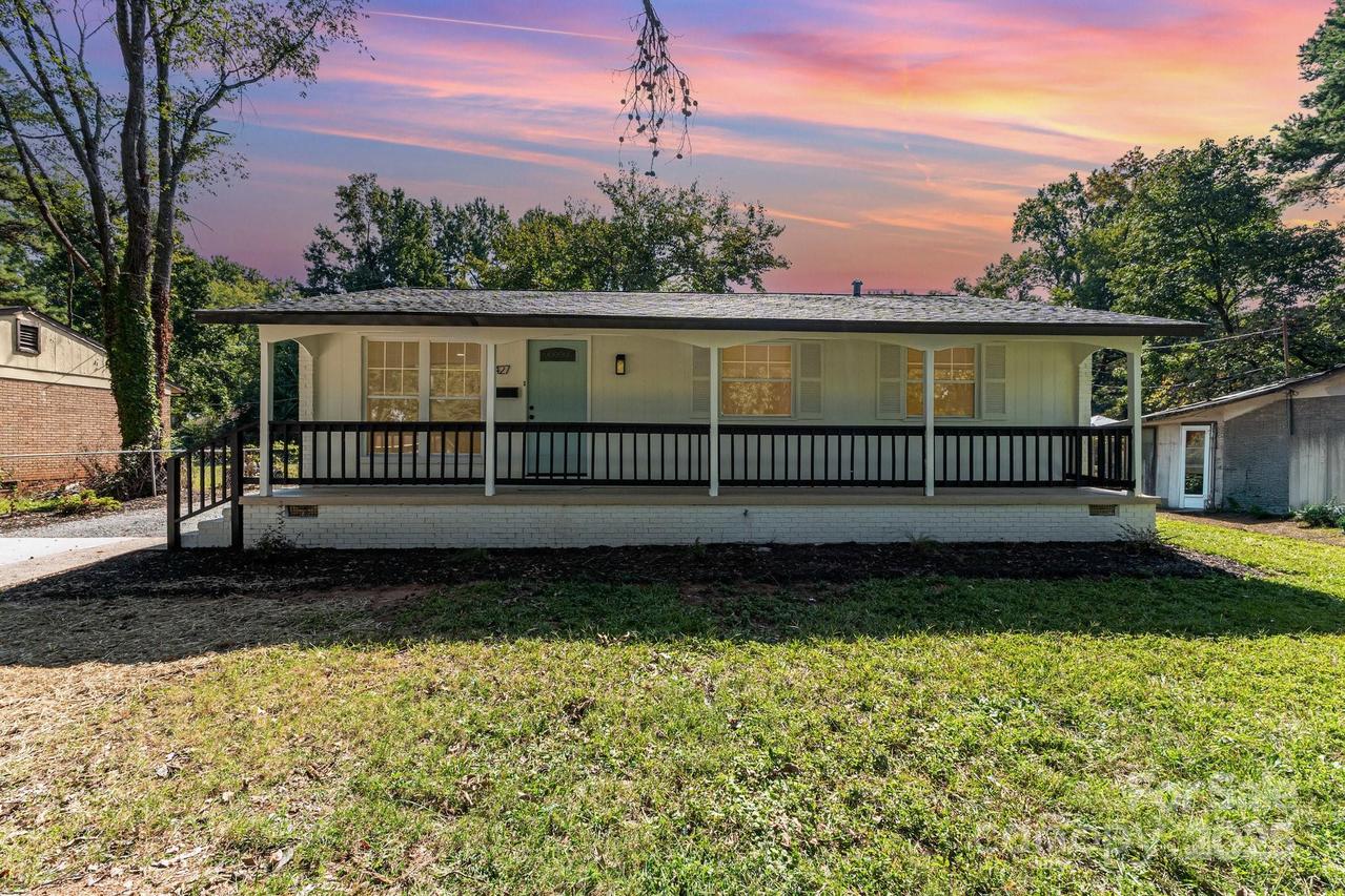2427 Danforth Ln., Charlotte, NC 28208