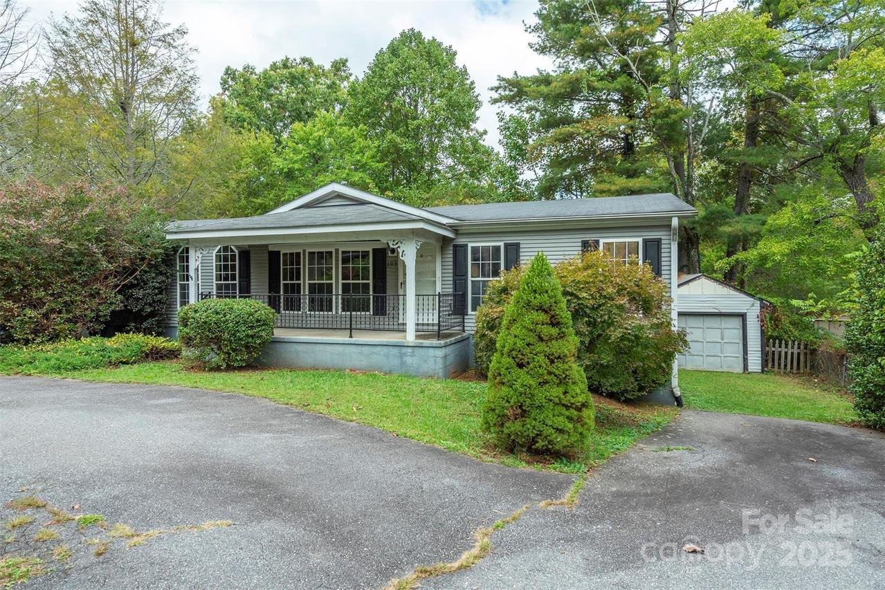 103 6th St. #~7&9, Black Mountain, NC 28711