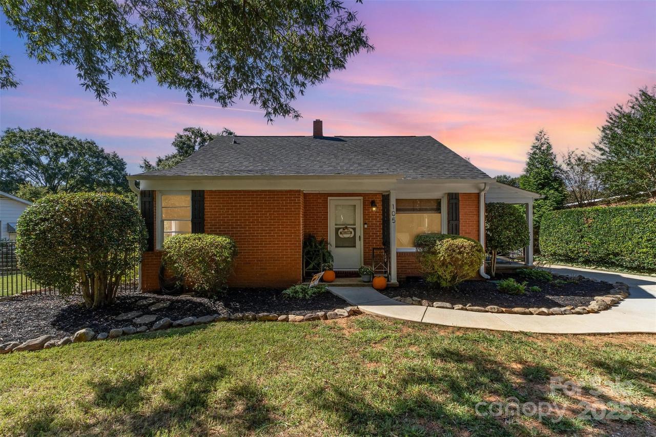 105 Peachtree St., Belmont, NC 28012