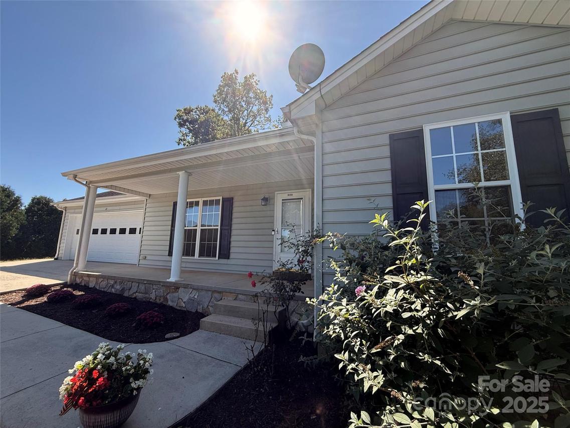 210 Forest Brook Pl., Lenoir, NC 28645