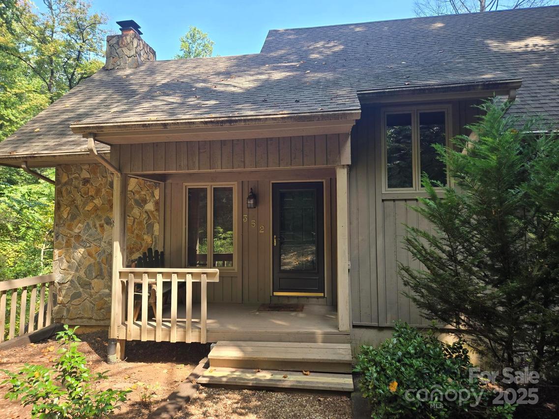 352 Bolt Rd., Lake Lure, NC 28746