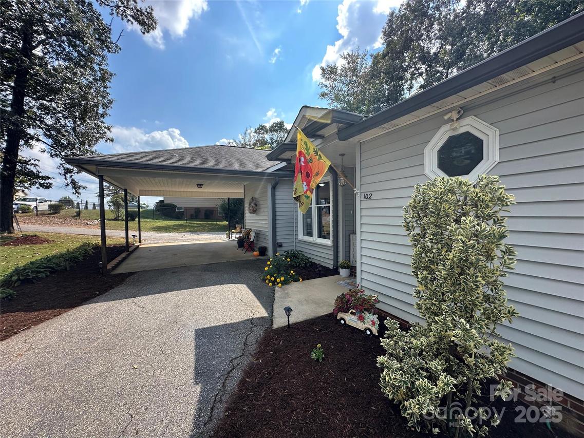 102 Stephens Dr., Morganton, NC 28655