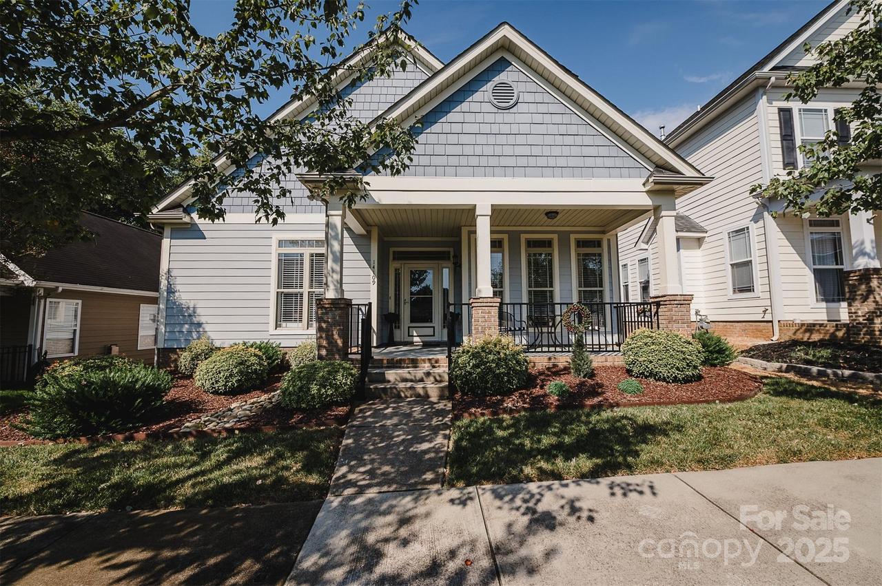 14109 Magnolia Bend Dr., Huntersville, NC 28078