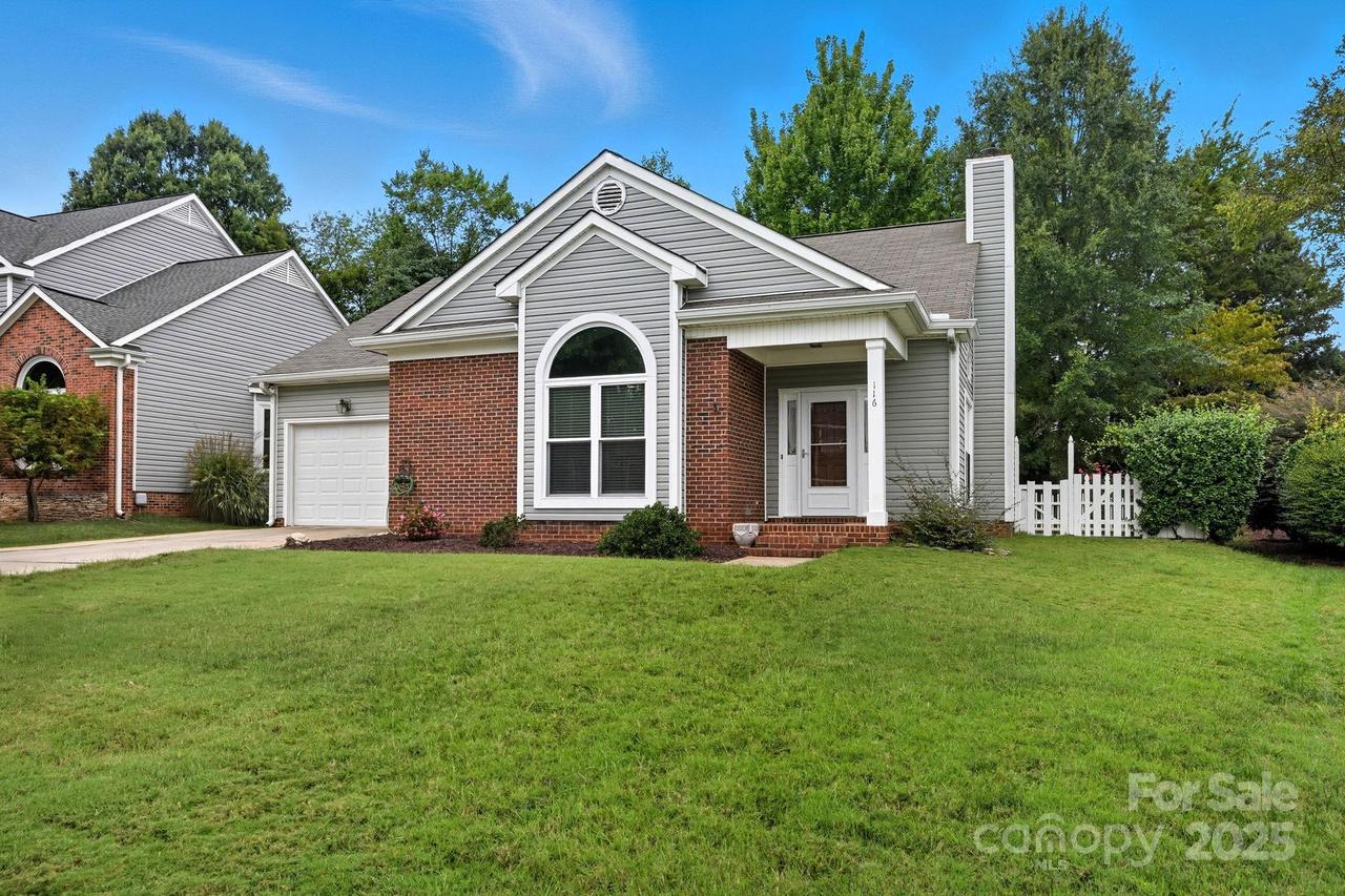 116 Lakewood Circle Dr., Mooresville, NC 28117