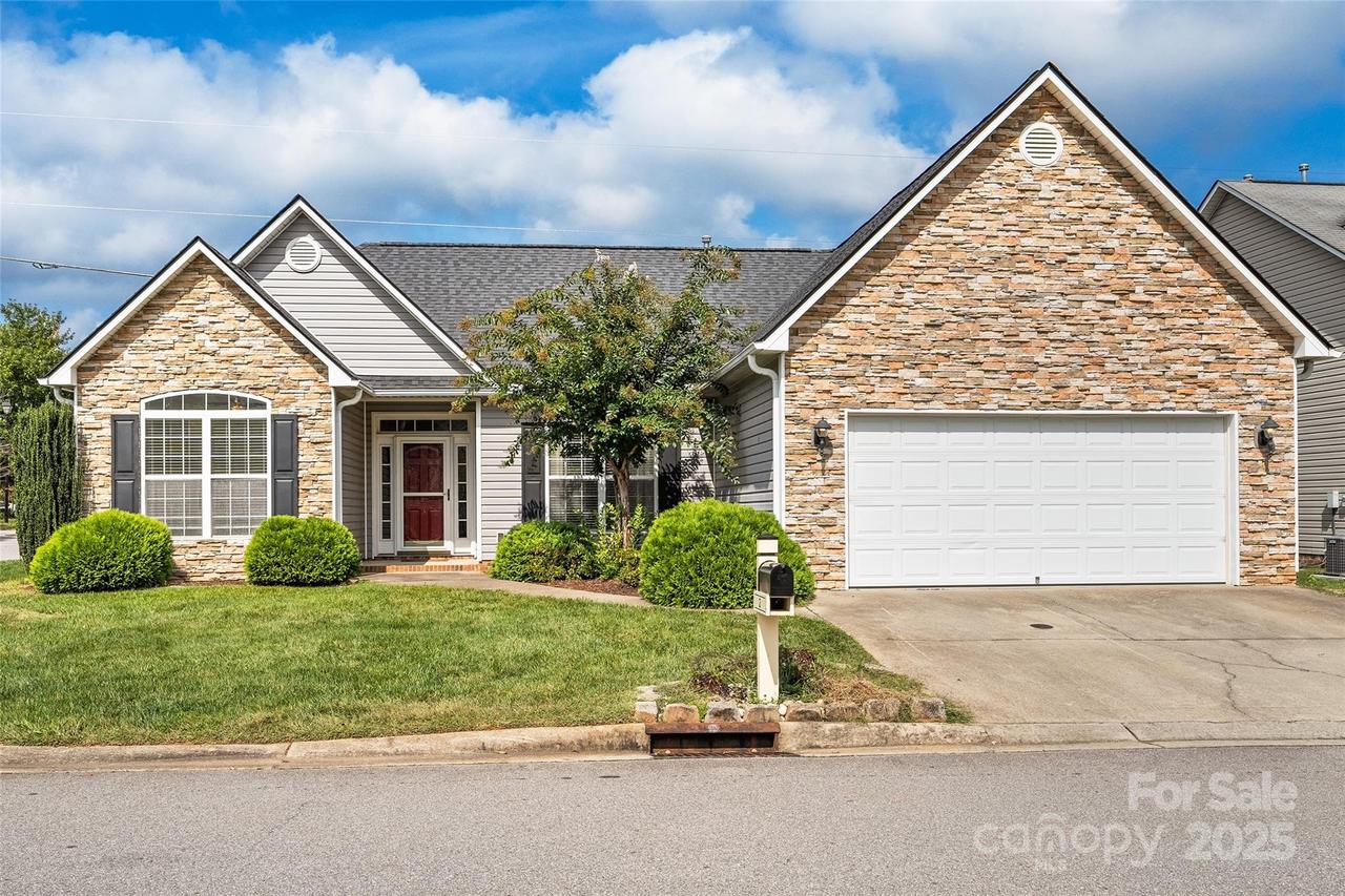 2 Thornwood Ct., Arden, NC 28704