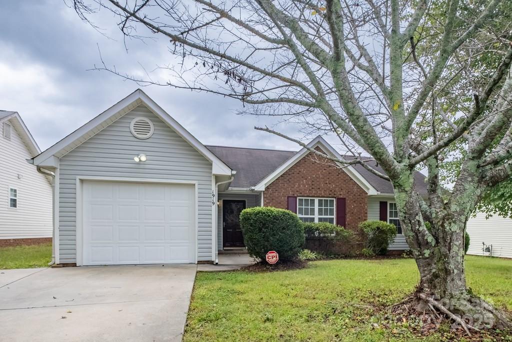 1919 Dietrich Ln., Charlotte, NC 28262