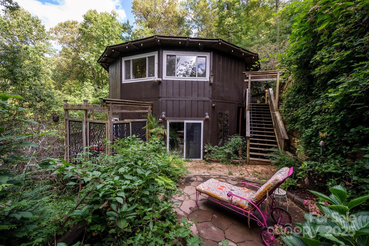 9 Reuben Rd., Asheville, NC 28804