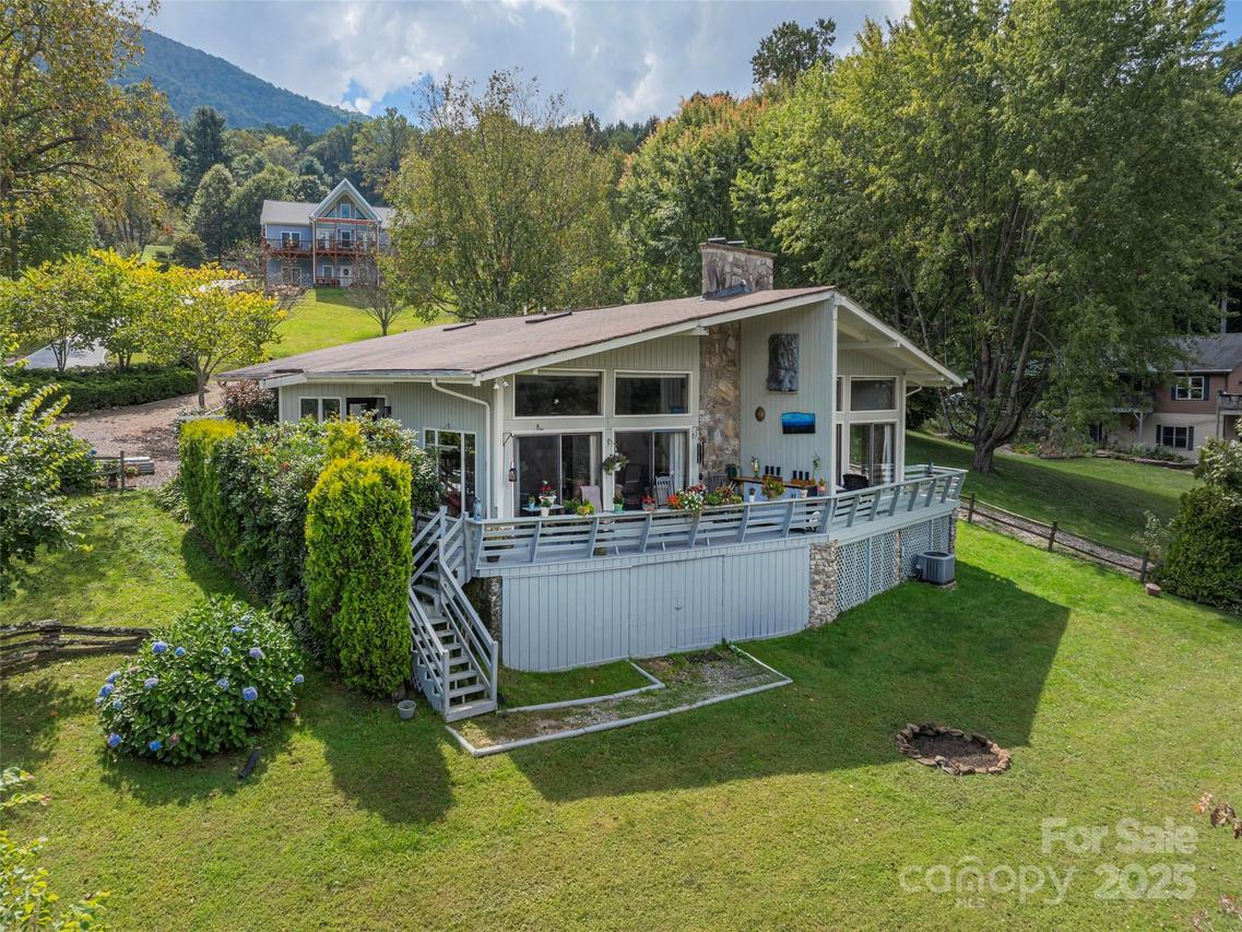 234 Sams Tr., Waynesville, NC 28786