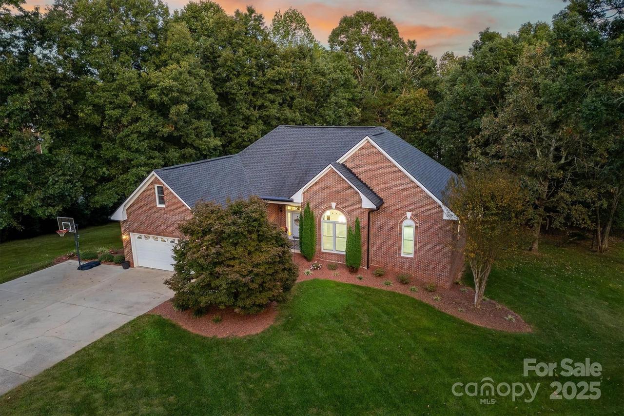 11 Greenway Dr., Granite Falls, NC 28630
