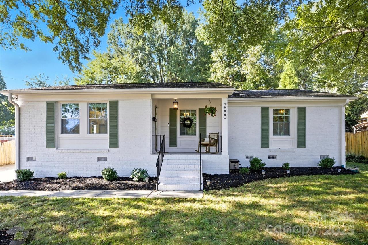 7520 Woodstream Dr., Charlotte, NC 28210