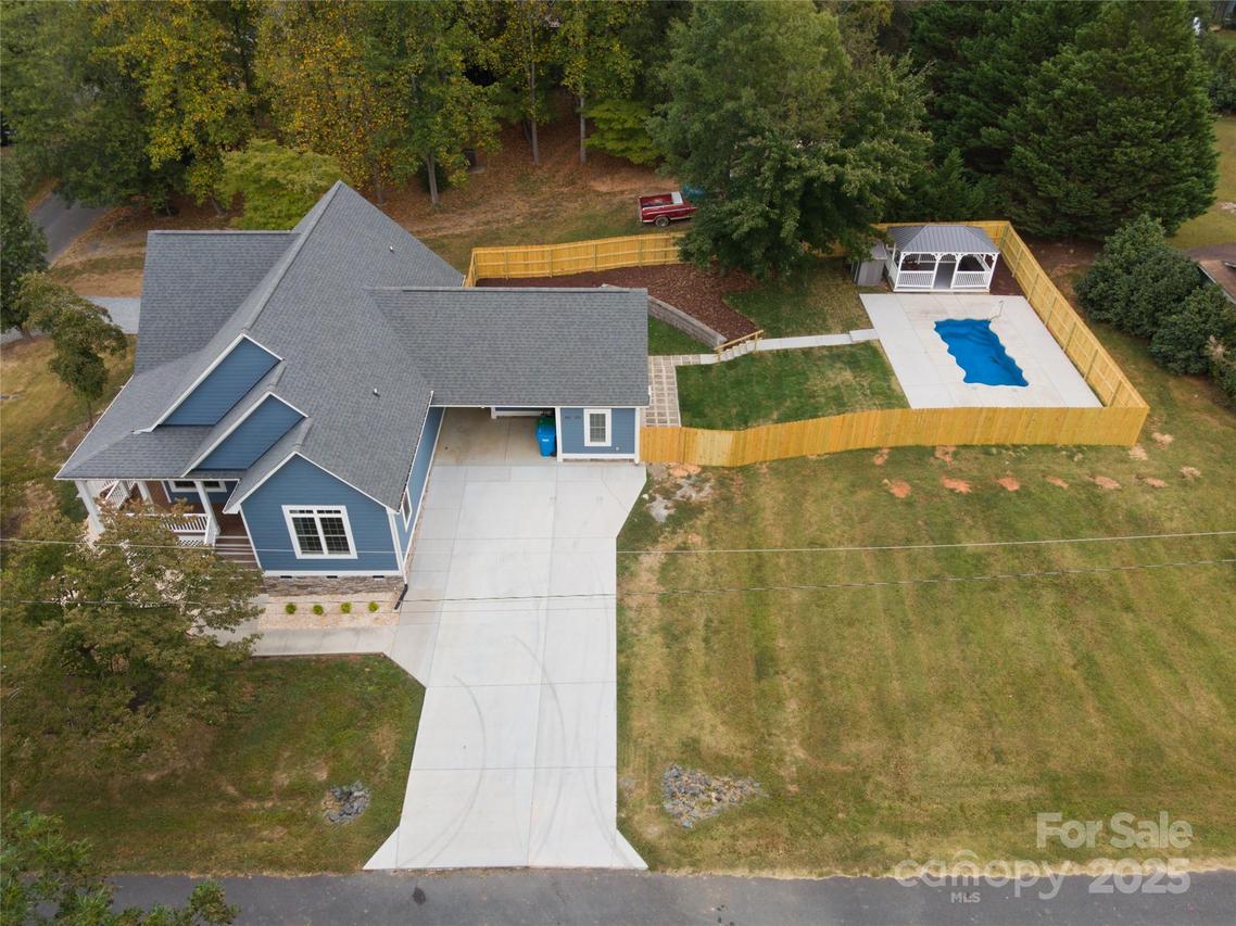 206 Montclair Dr., Locust, NC 28097