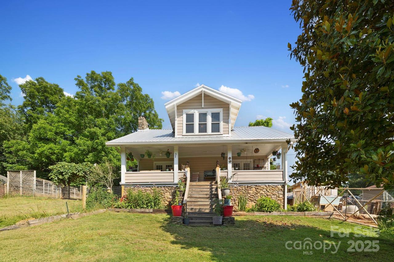 31 Abbott Rd., Clyde, NC 28721