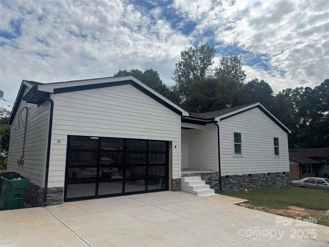 3008 Cricketeer Dr., Charlotte, NC 28216