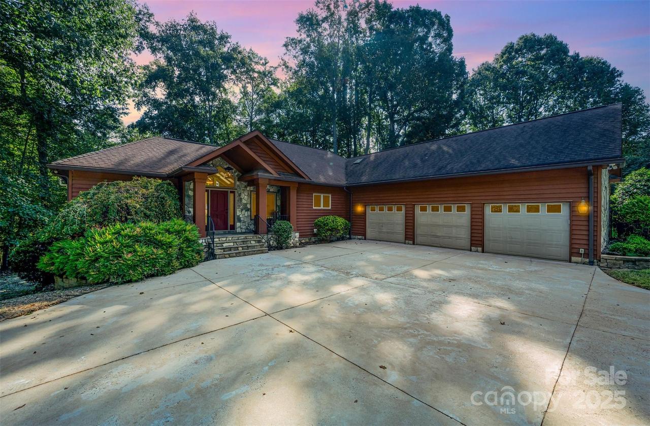 181 Stillwater Rd., Troutman, NC 28166