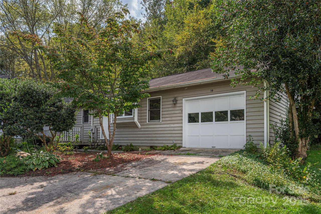 14 Llama Vista Ct., Black Mountain, NC 28711