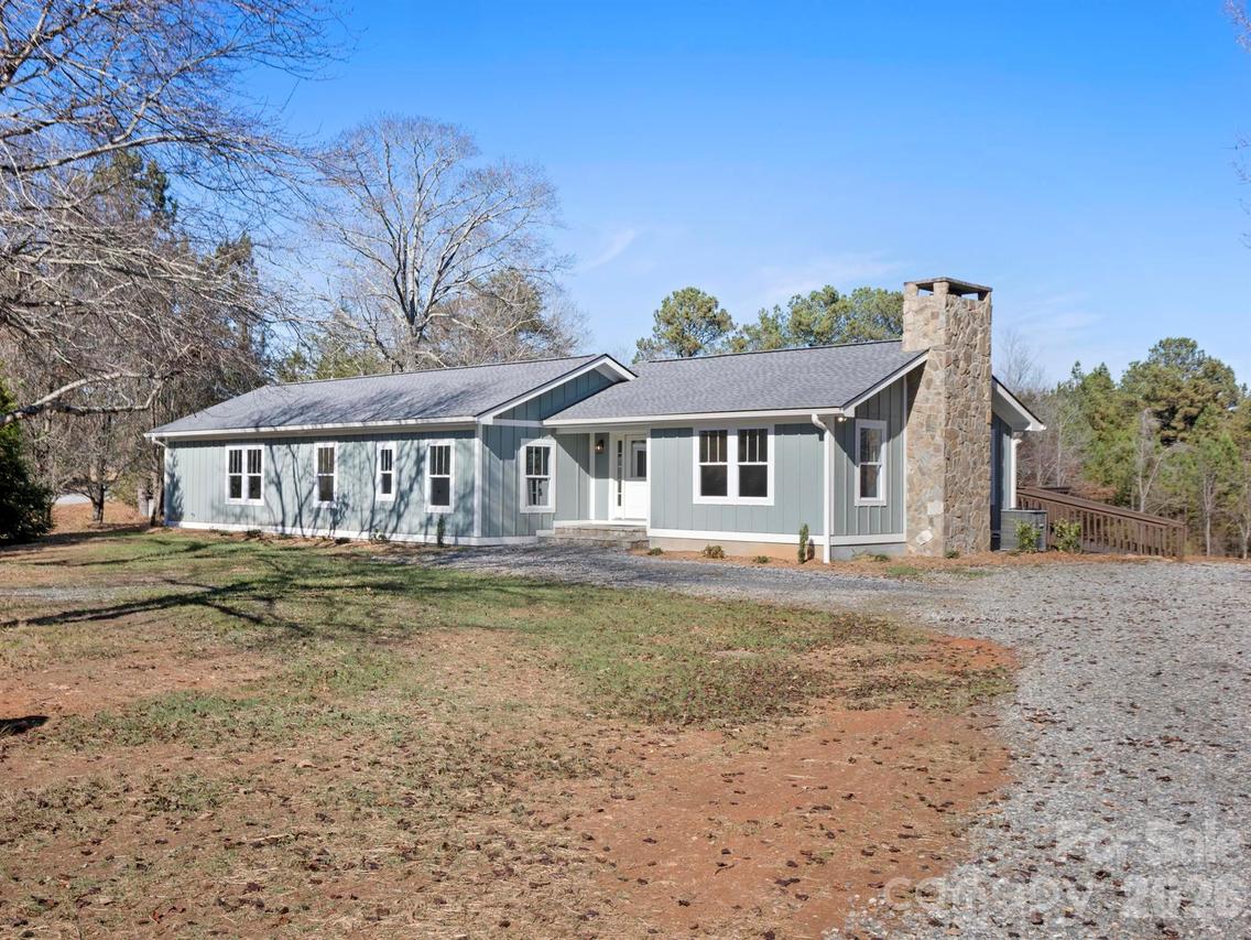 100 Gilbert Rd., Columbus, NC 28722