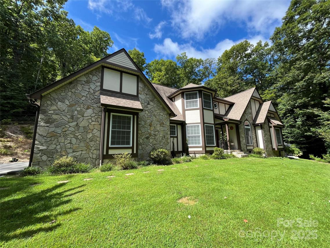 4462 Old Us 25 Hwy., Zirconia, NC 28790