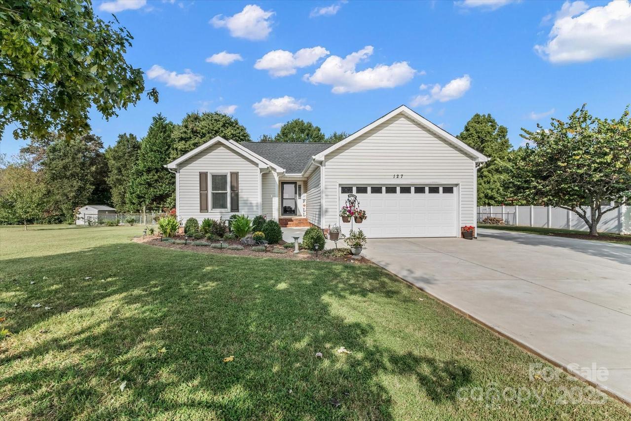 127 Rumple Hill Dr., Statesville, NC 28677