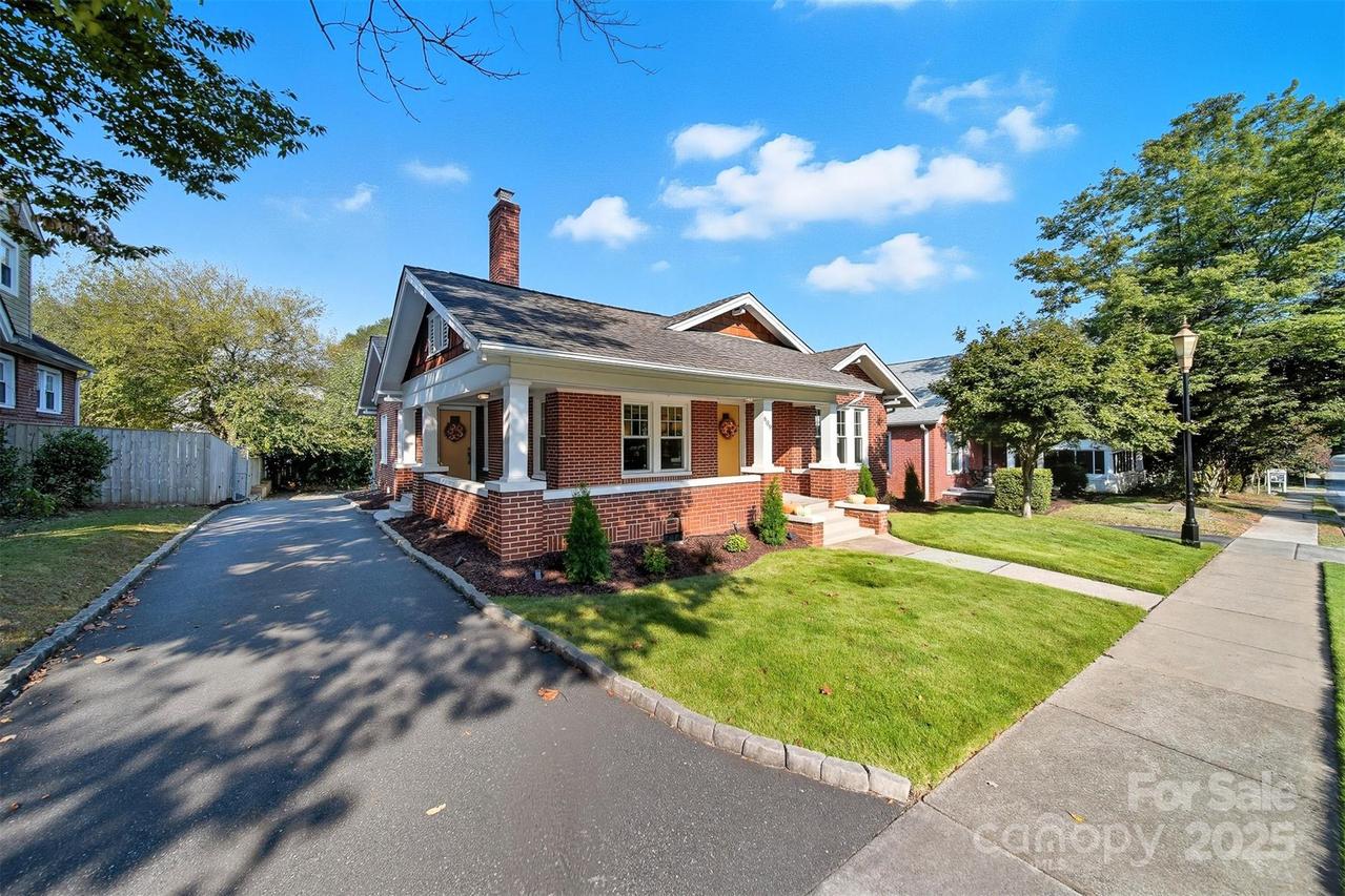 609 2nd St., Hickory, NC 28601