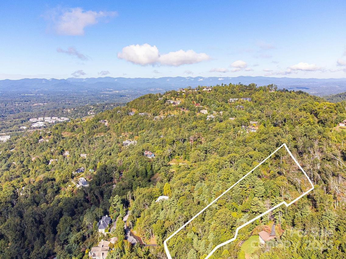 99999 Beaverbrook Rd. #2, Asheville, NC 28804