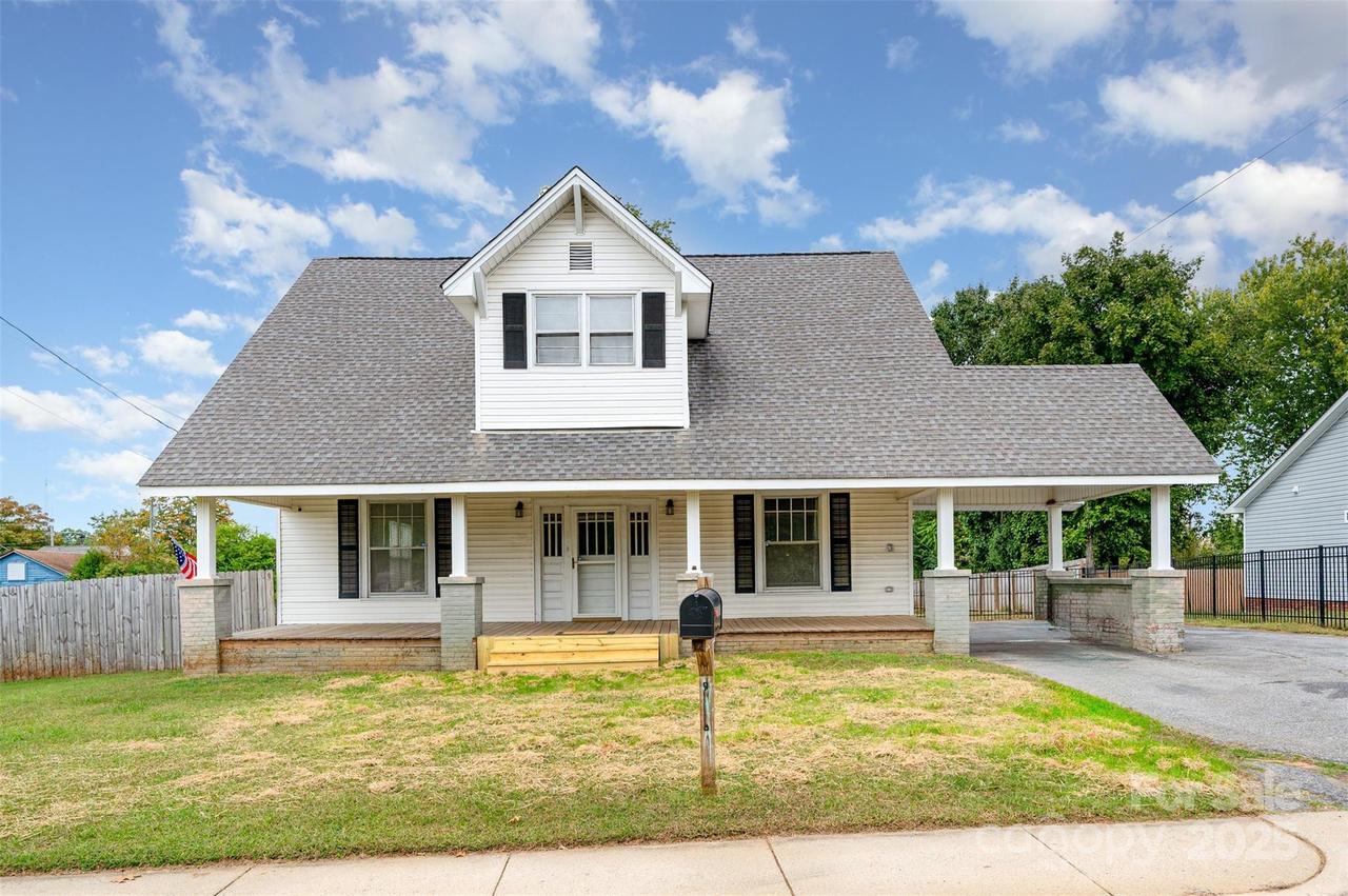 208 S Chapel St., Landis, NC 28088