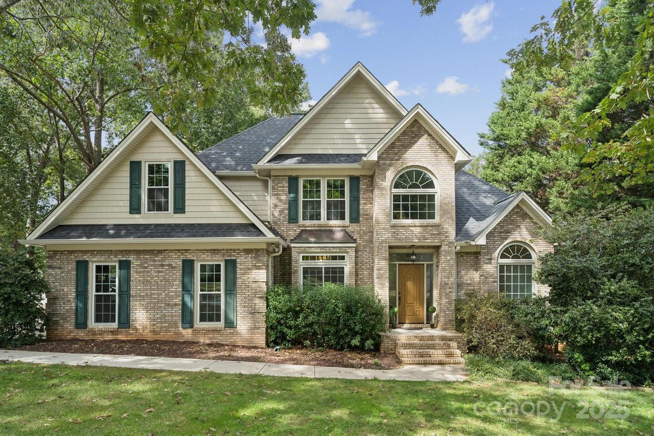 4911 Derbyshire Dr., Charlotte, NC 28270