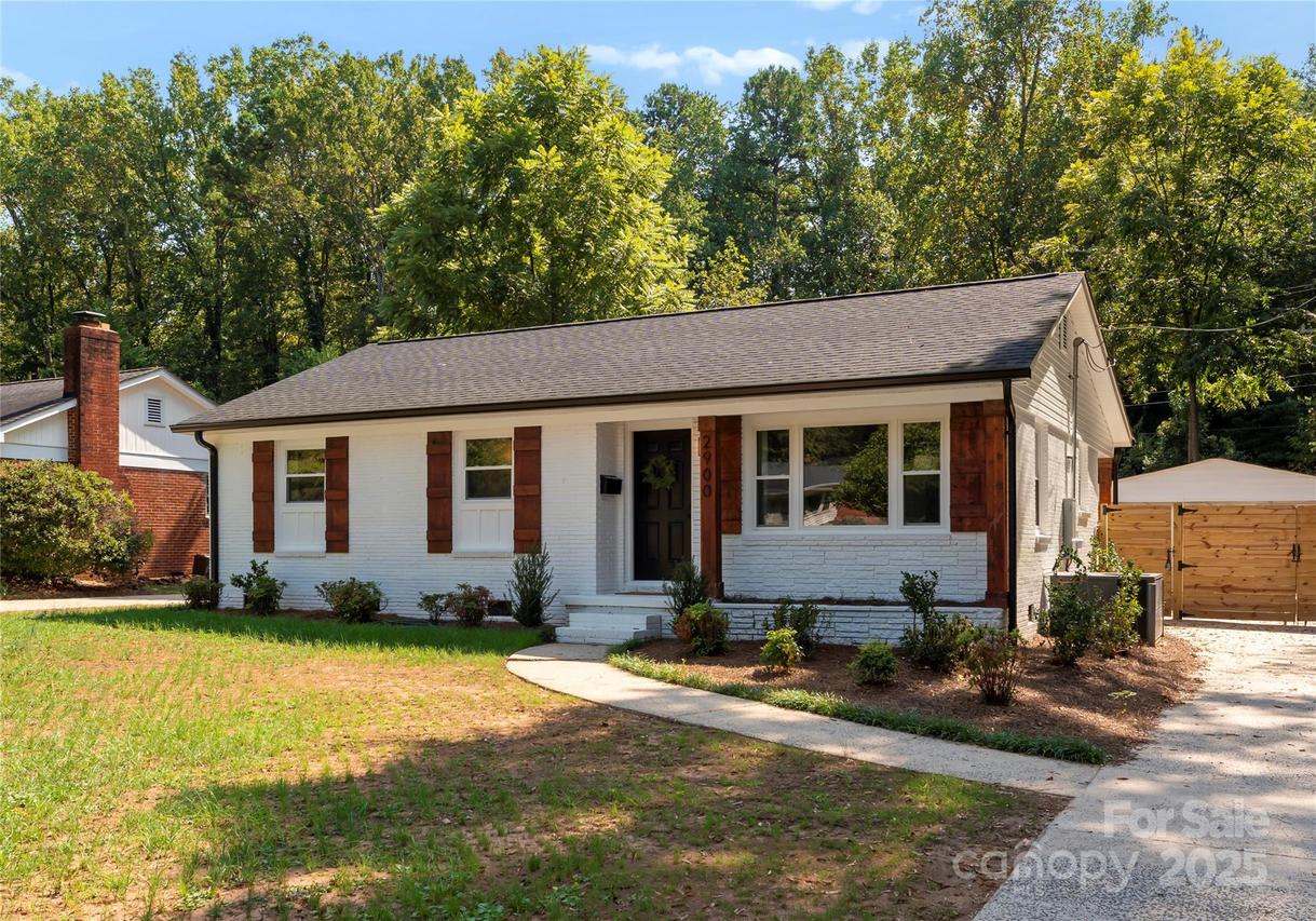 2900 Enfield Rd., Charlotte, NC 28205