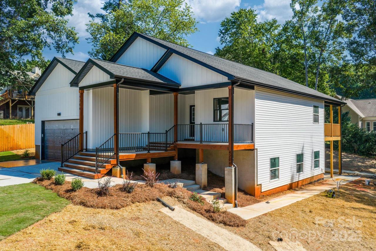 4204 9th St., Hickory, NC 28601