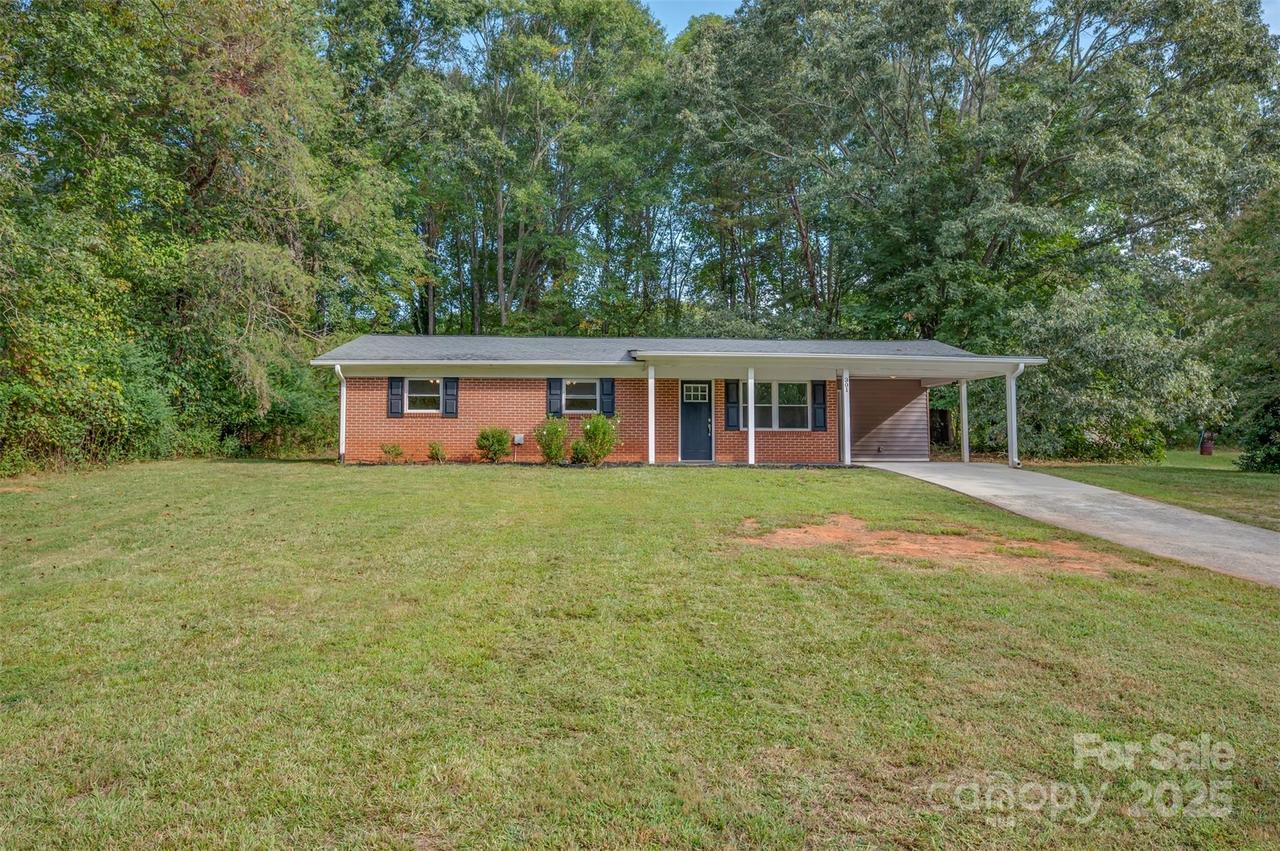 301 Seitz Dr., Forest City, NC 28043