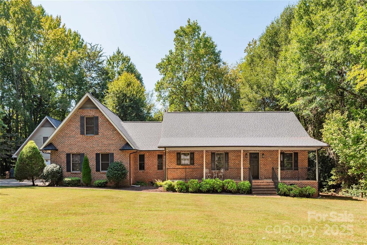 1607 Thompson Ave., Charlotte, NC 28216
