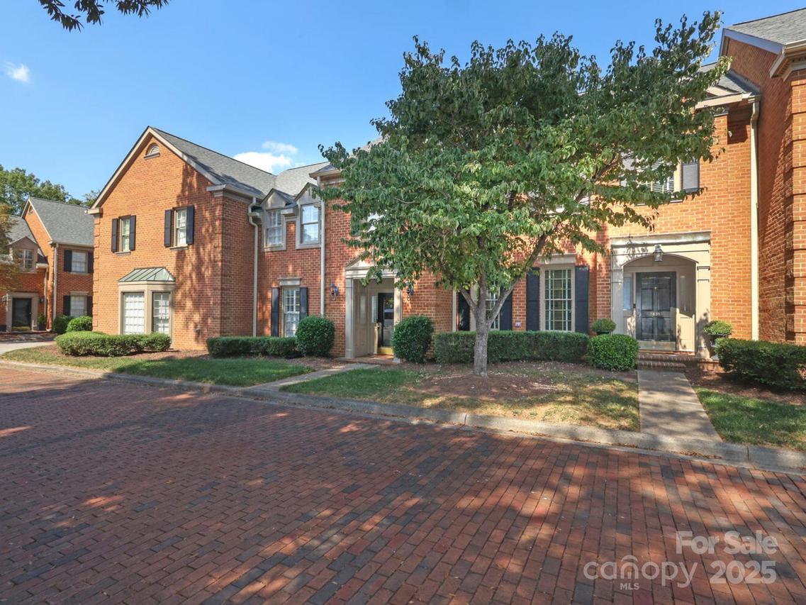 2839 Sharon View Rd., Charlotte, NC 28210