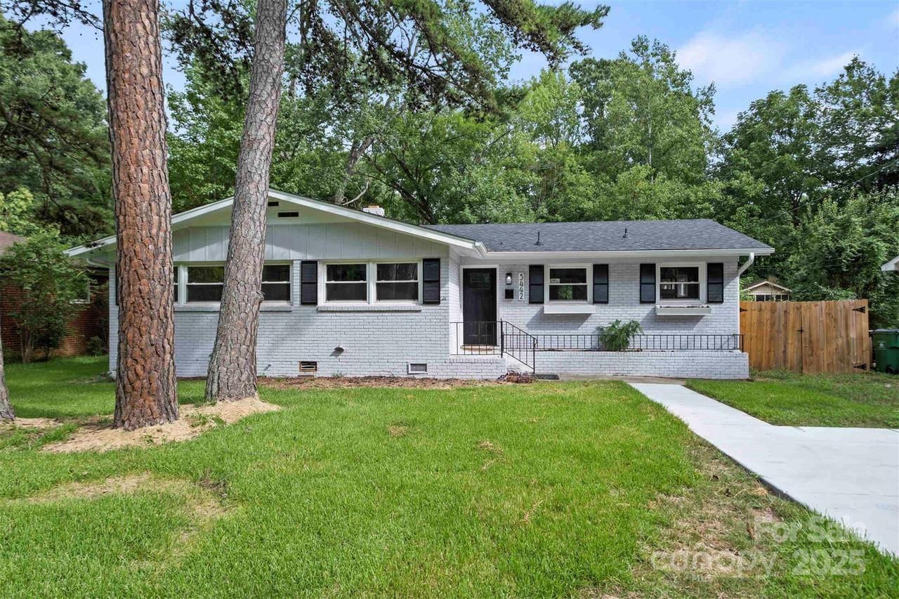 5442 Kinsale Ln., Charlotte, NC 28215
