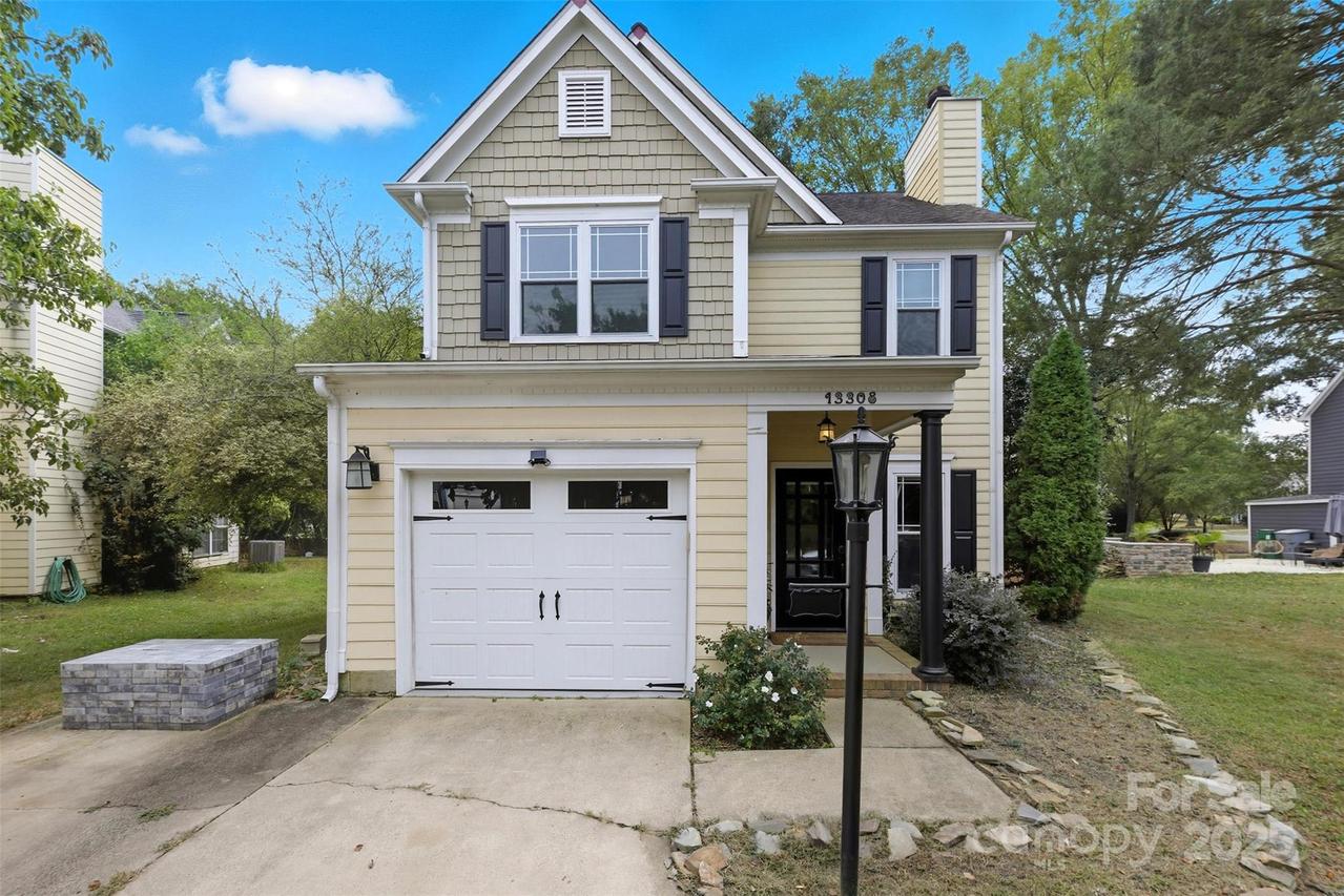 13308 Bolingbrook Ln., Charlotte, NC 28273