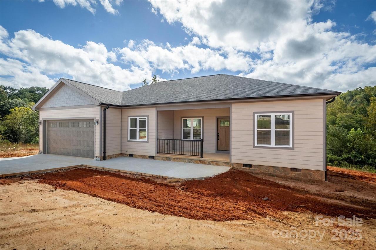 2402 Saratoga Run, Morganton, NC 28655