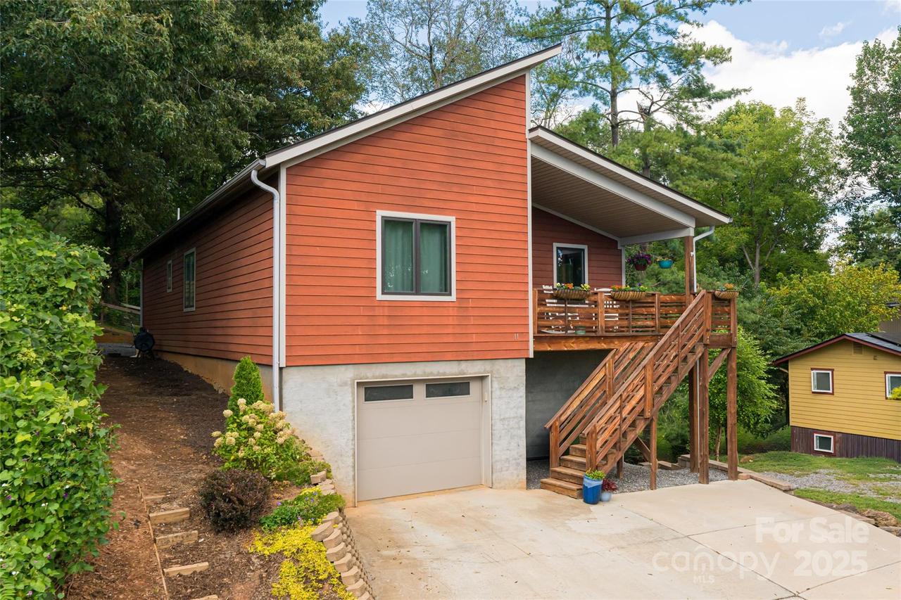 11 Alta Ave., Asheville, NC 28803