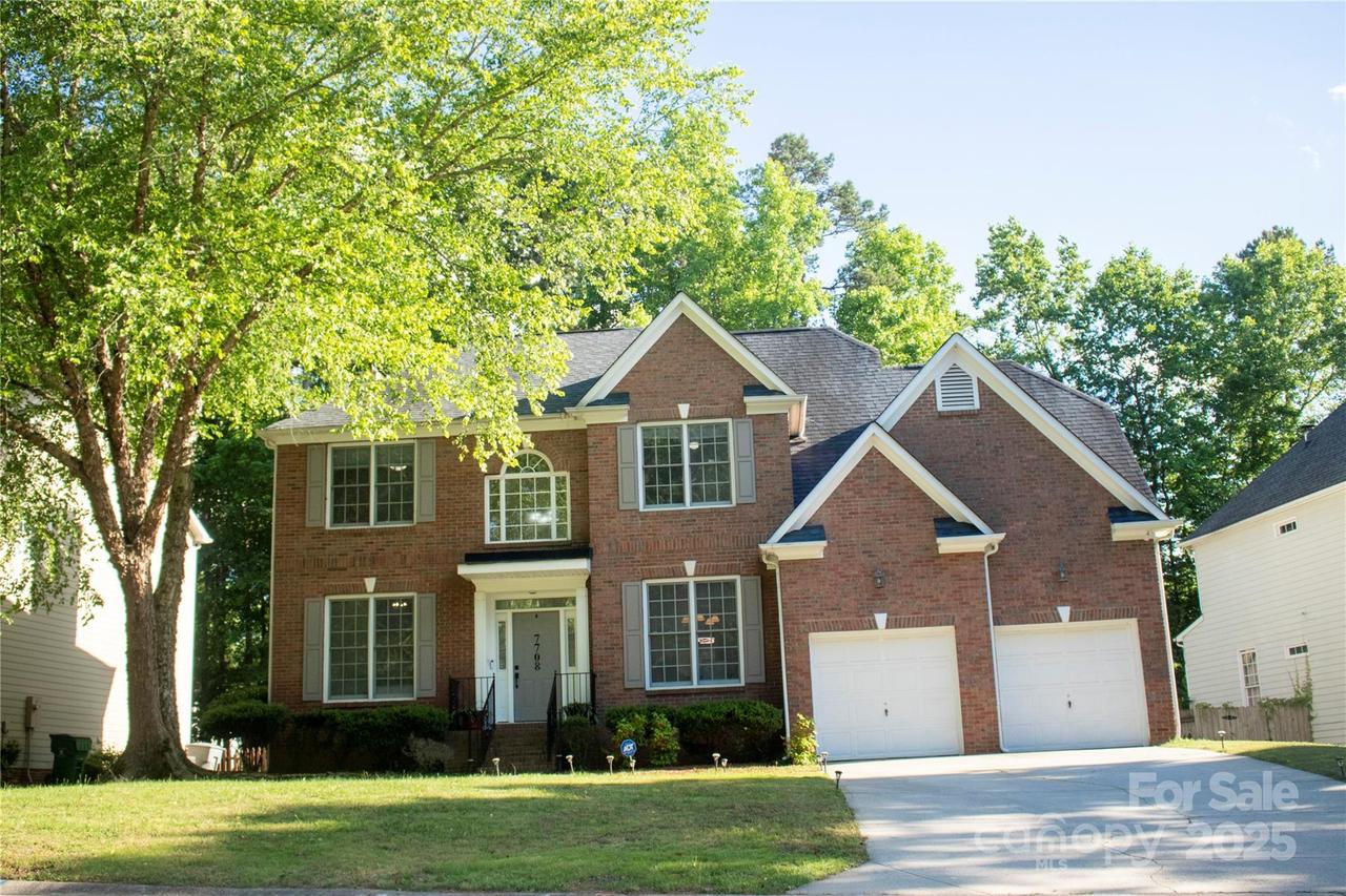 7708 Harrington Woods Rd., Charlotte, NC 28269