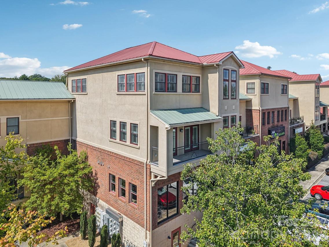 475 S Church St. #A, Hendersonville, NC 28792