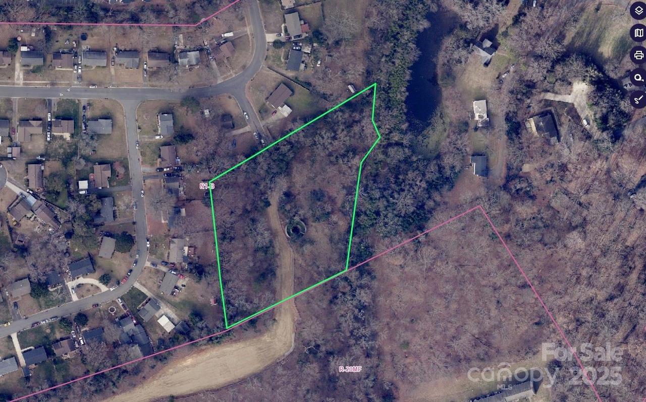 512 Farmhurst Dr., Charlotte, NC 28217