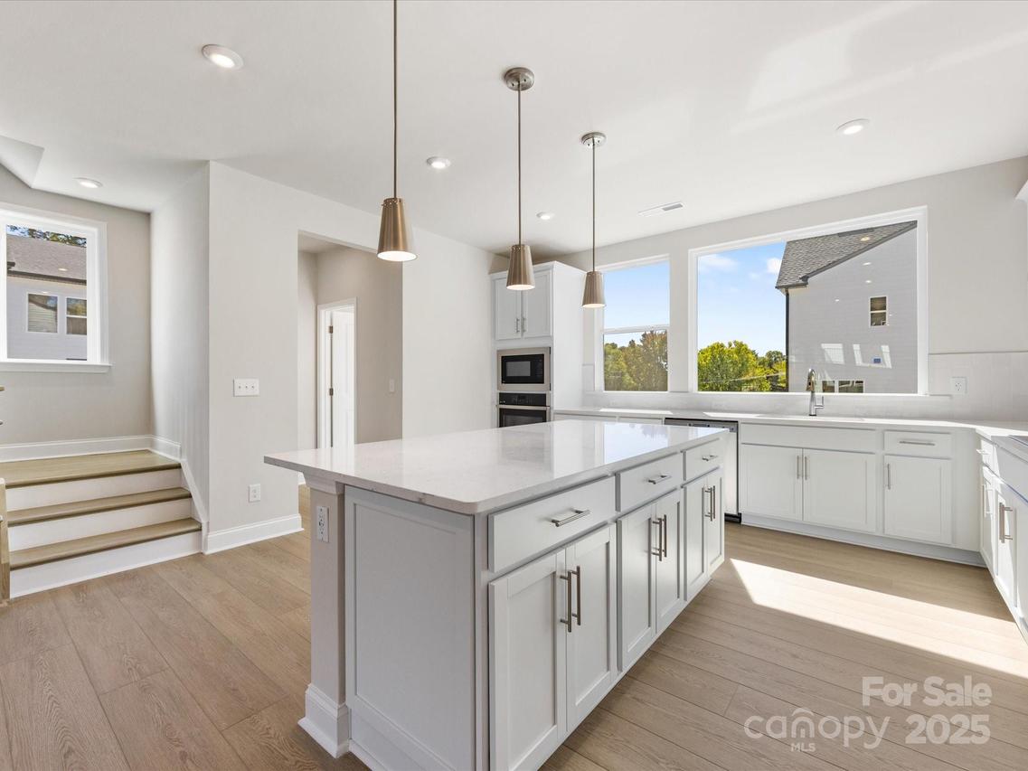 808 Flintside Ln., Charlotte, NC 28217