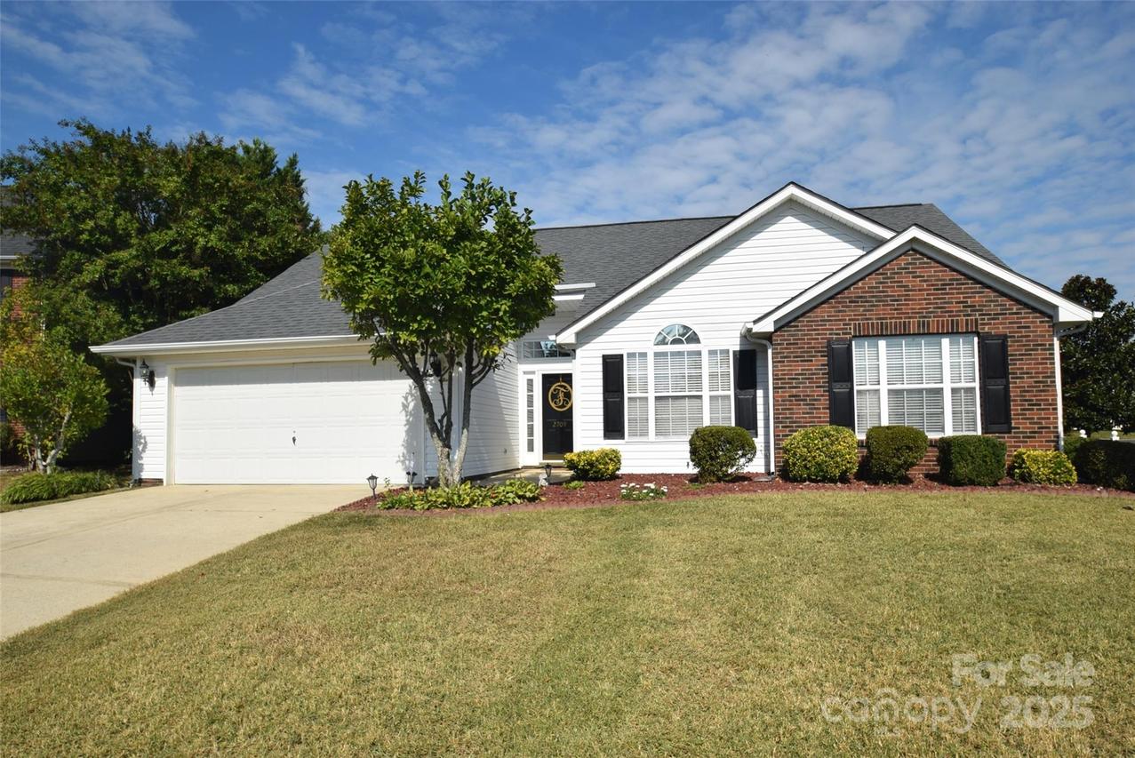 2709 Hampton View Ct., Charlotte, NC 28213