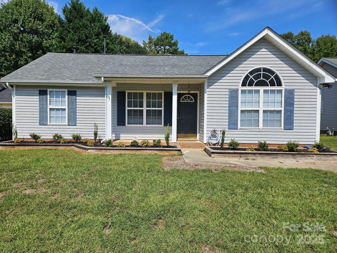 9417 Northwoods Forest Dr., Charlotte, NC 28214