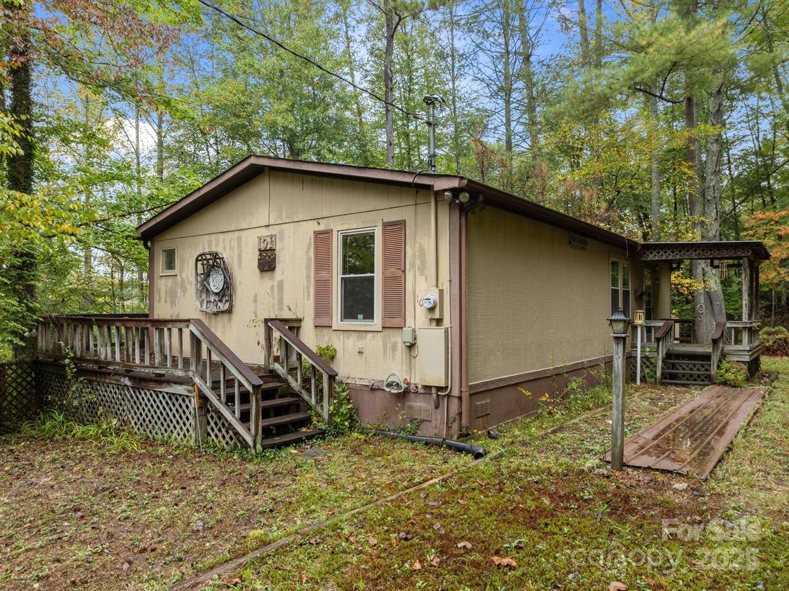 101 Serenity Ln., Clyde, NC 28721
