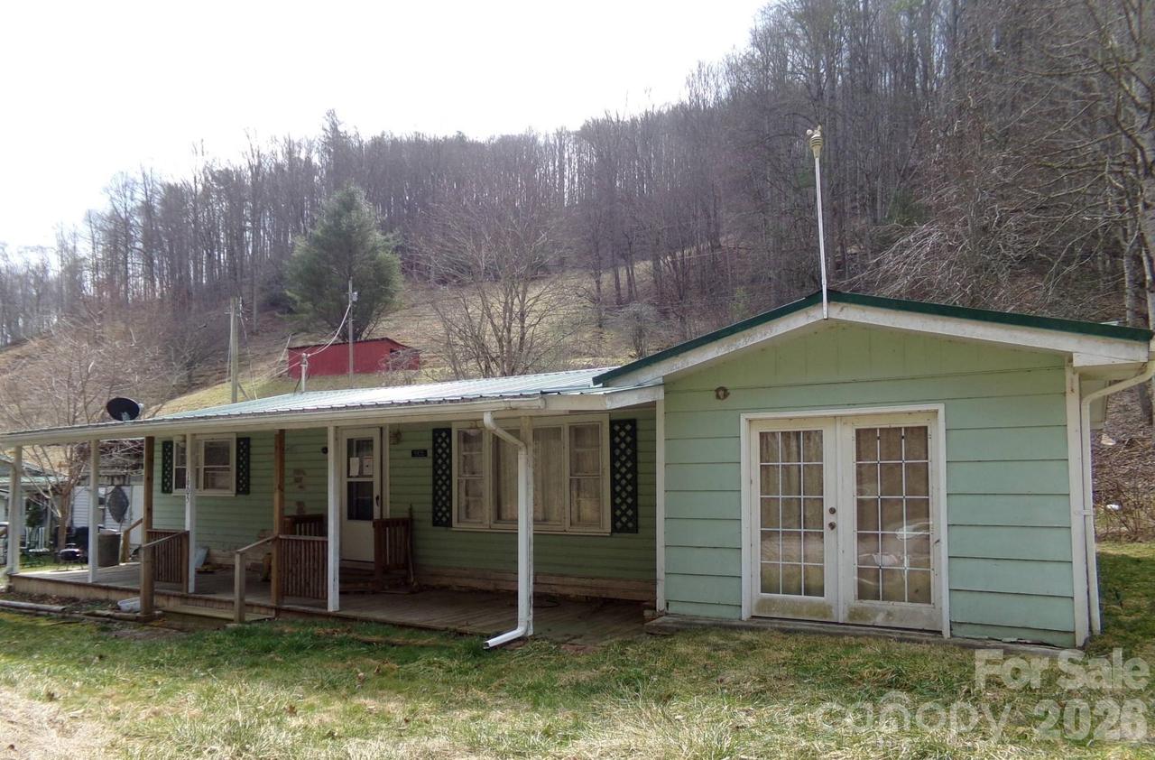 1905 Little Creek Rd., Burnsville, NC 28714