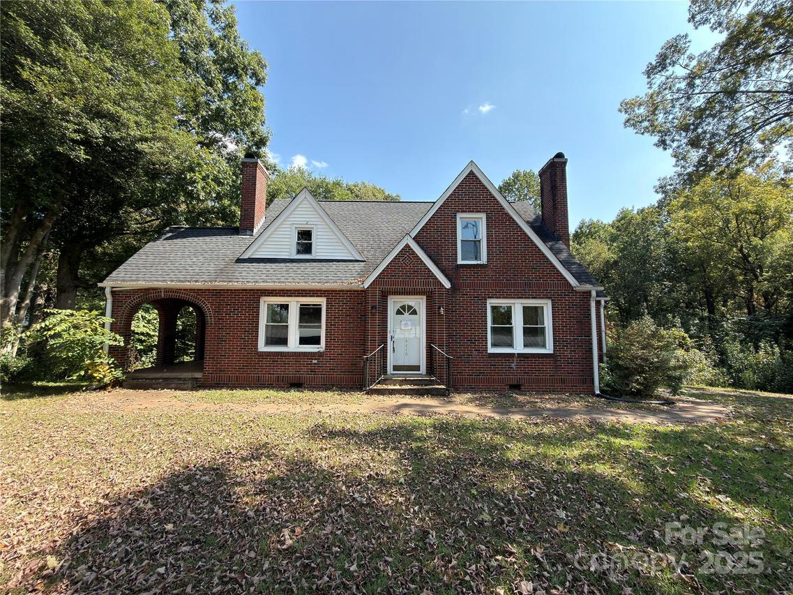 4216 N Center St., Hickory, NC 28601