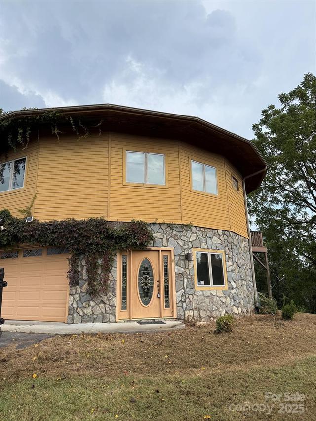 11 Olivia Cir., Alexander, NC 28701