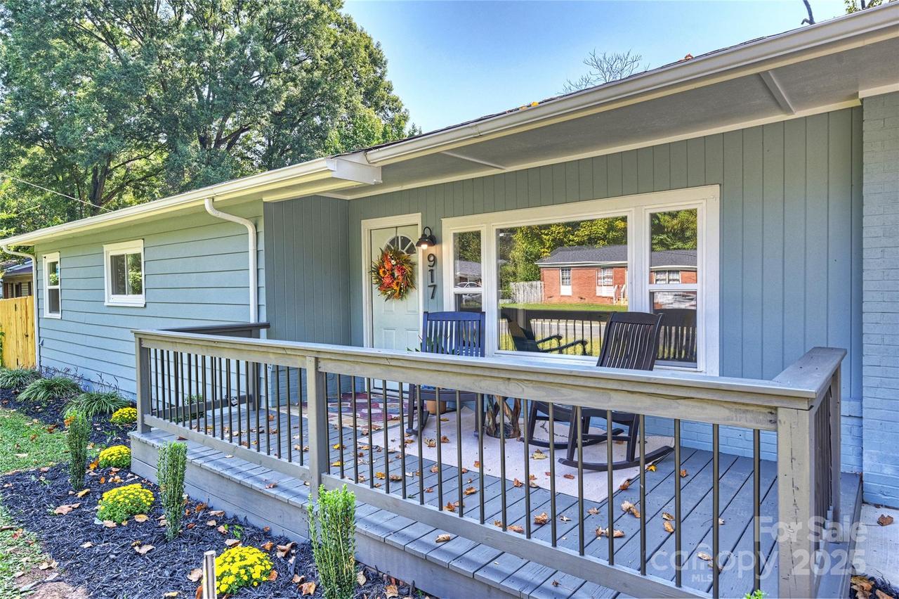 917 Lewiston Ave., Charlotte, NC 28208