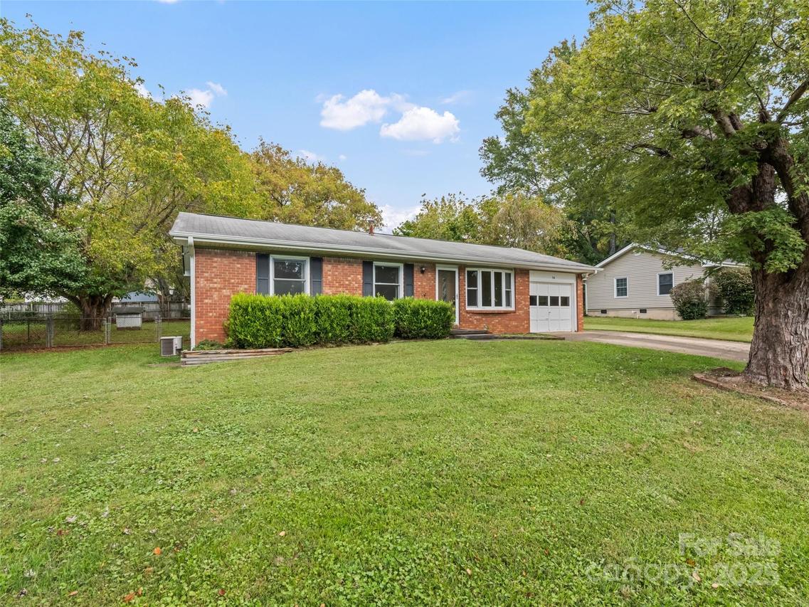 14 Fieldcrest Rd., Arden, NC 28704