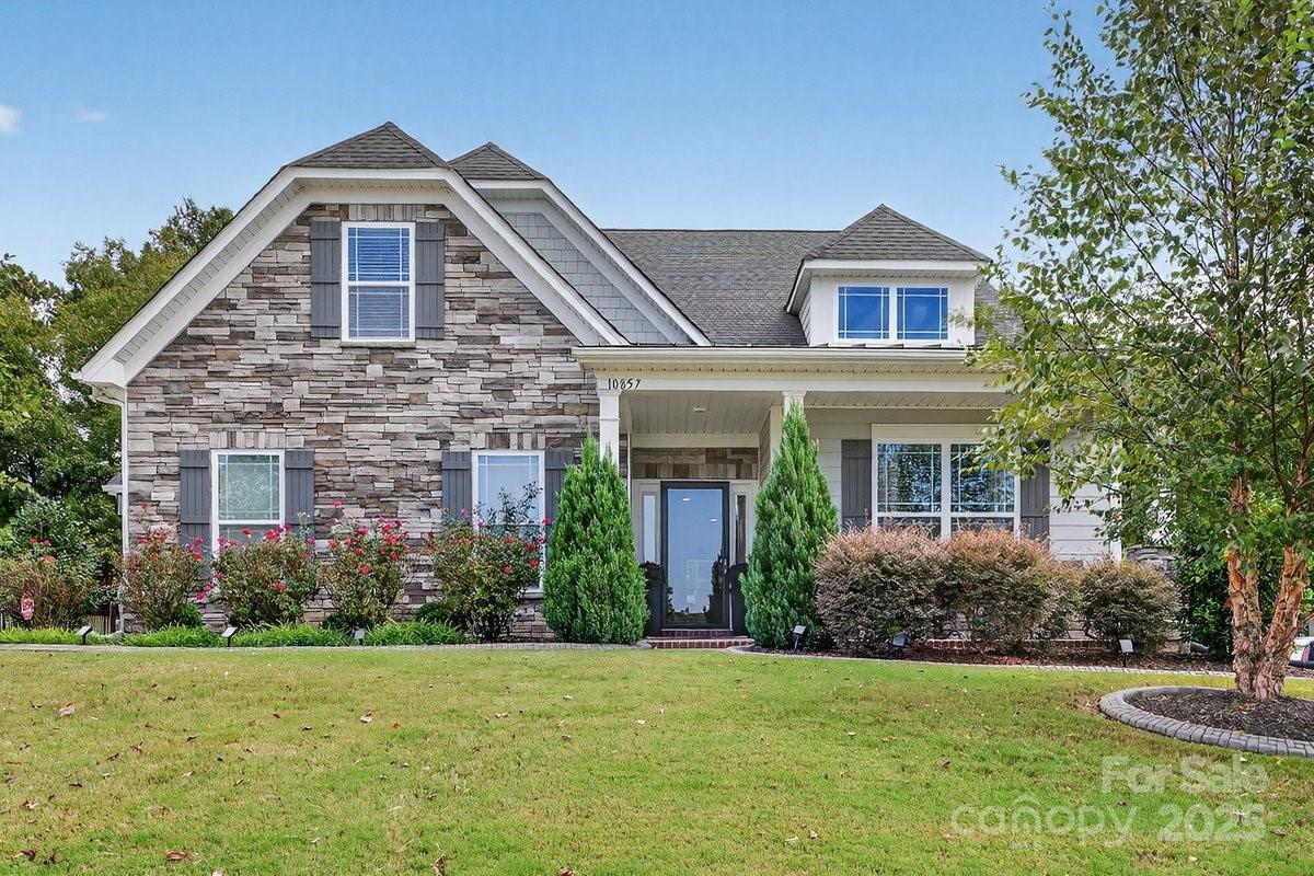 10857 Parkhall Dr., Harrisburg, NC 28075