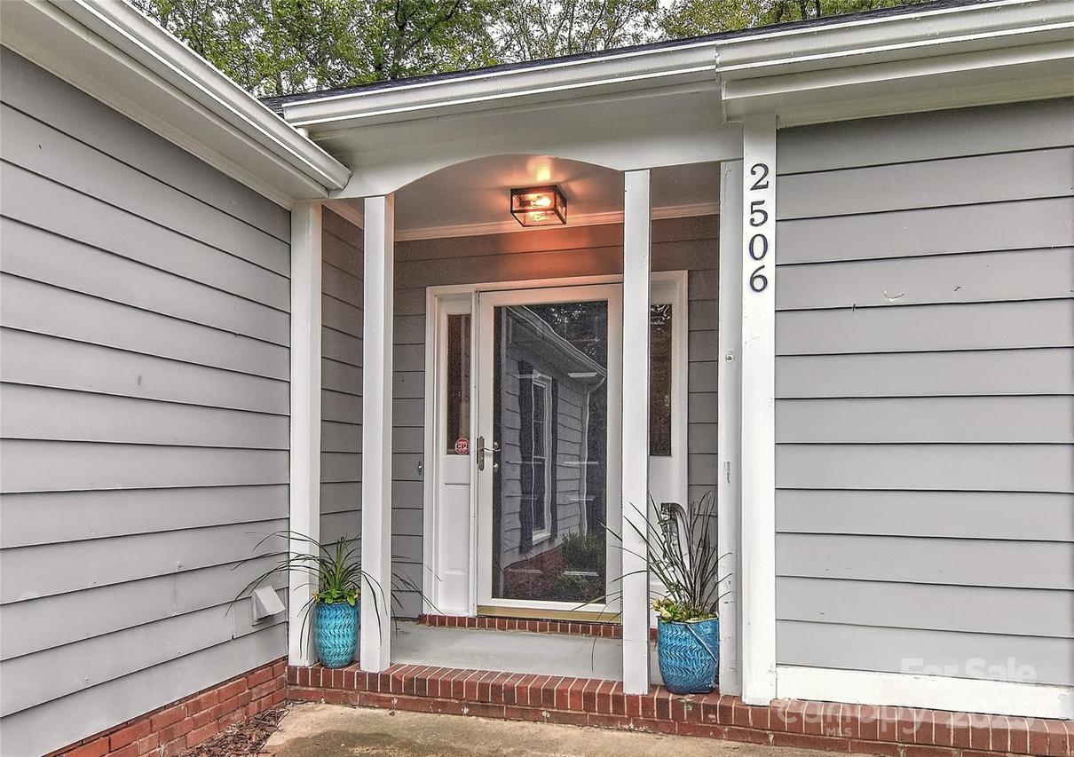 2506 Turnberry Ln., Charlotte, NC 28210